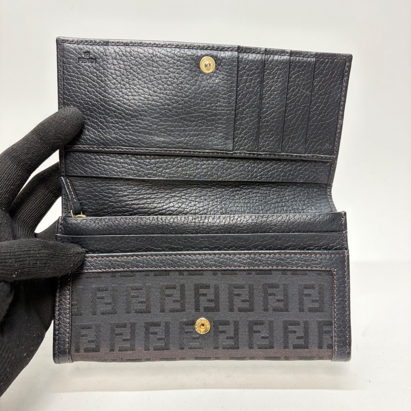 4076 FENDI フェンディ 長財布 ズッカ柄 ブラック フラップ 