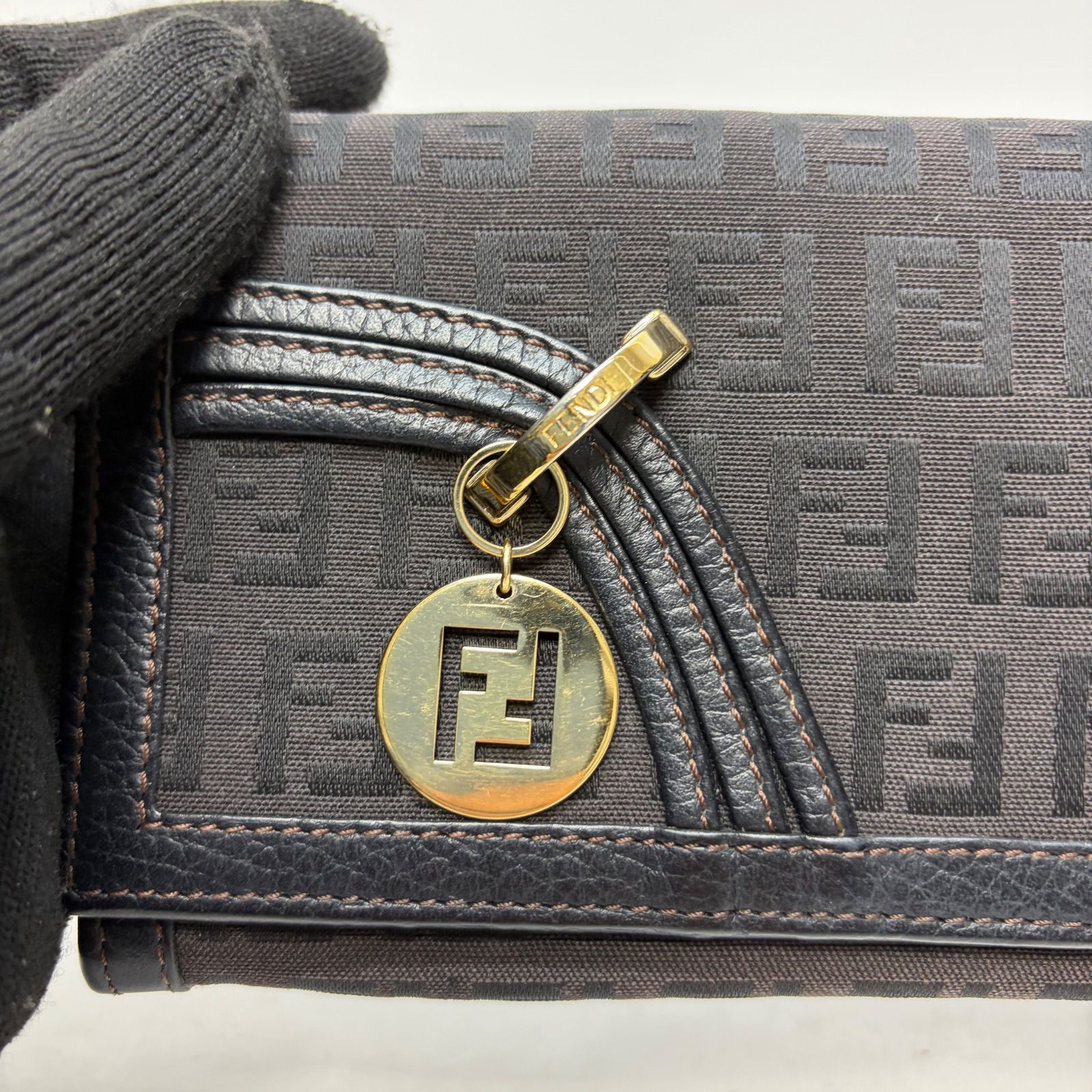4076 FENDI フェンディ 長財布 ズッカ柄 ブラック フラップ 