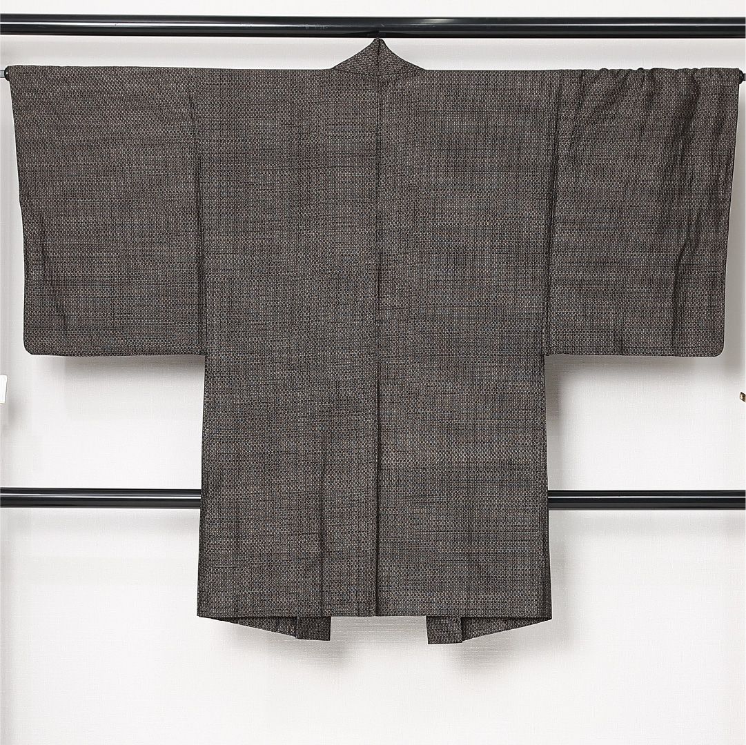 羽織 男性用 袷 身丈100cm 裄丈66cm 正絹 Aランク カジュアル Sサイズ 亀甲絣 根付 シック 淡い 茶系 RP 1235-13020