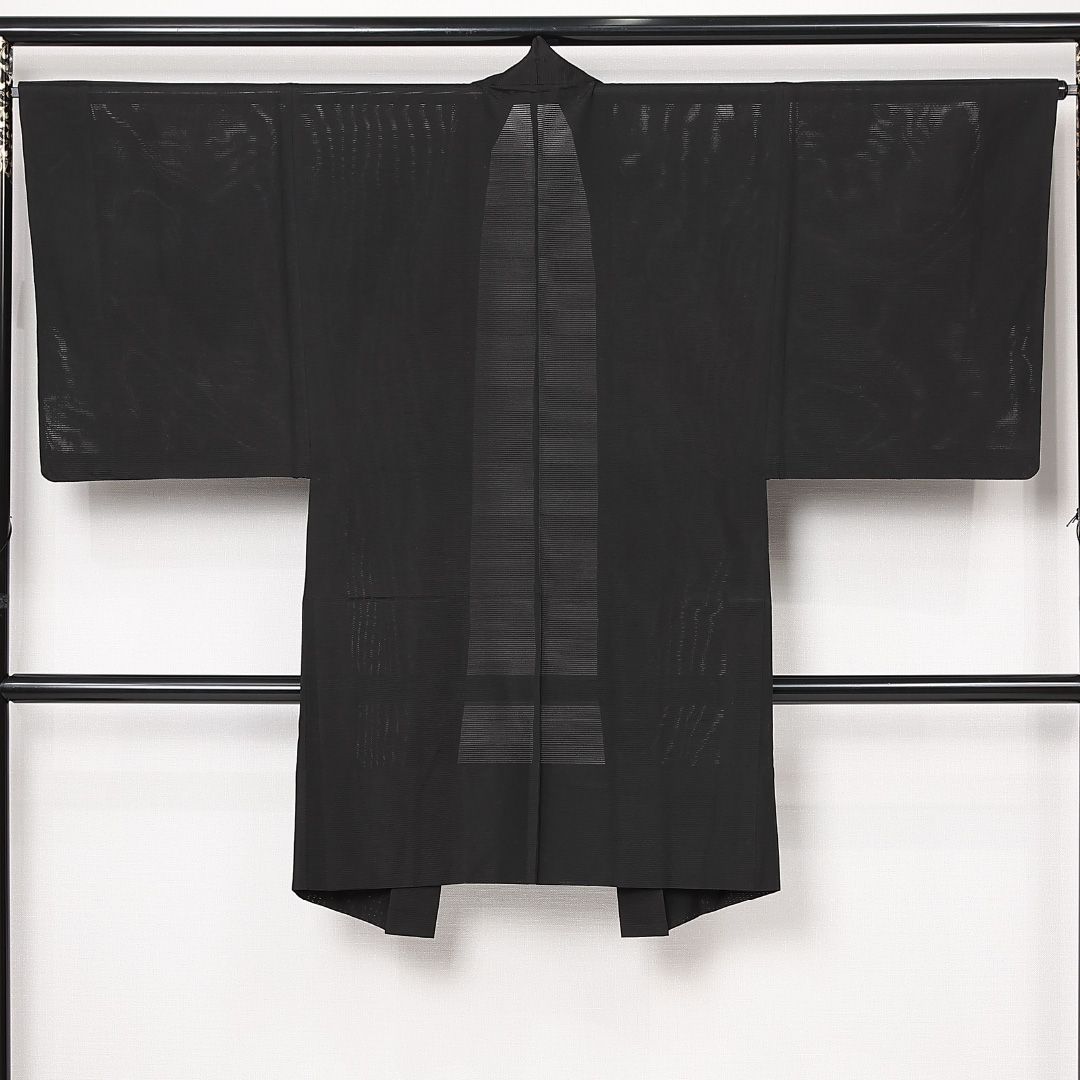 夏物 羽織 男性用 絽 身丈105cm 裄丈35cm 正絹 Sランク カジュアル XSサイズ 無地 シック 落ち着き 黒系 RP 1235-13064