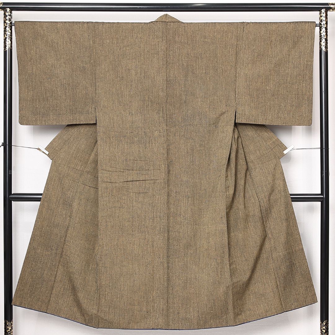 男着物 袷 身丈137cm 裄丈68cm 正絹 Sランク カジュアル 棒衿 Sサイズ 無地 素朴 落ち着き 茶系 RP 1224-13088