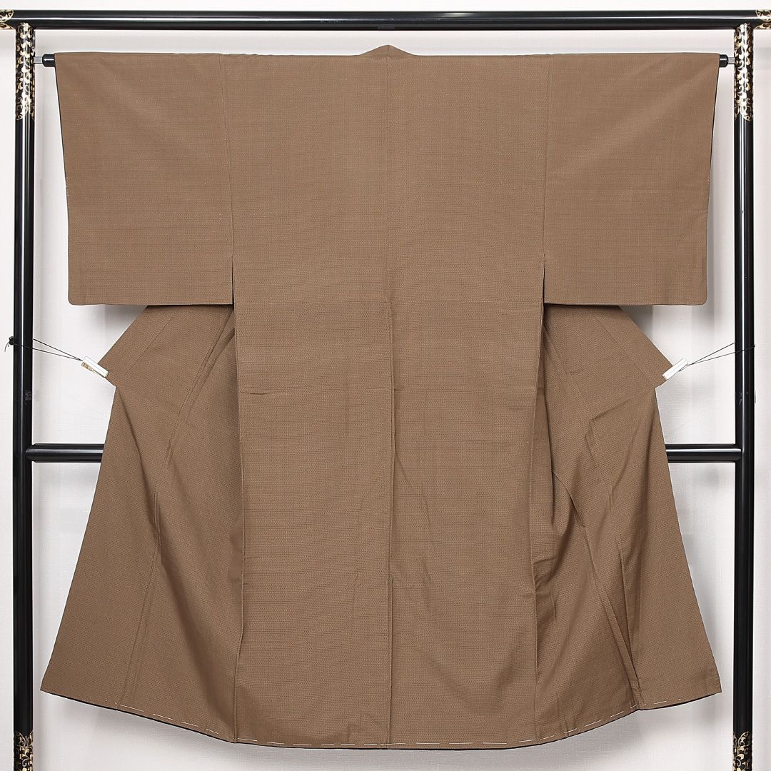 男着物 本塩沢 袷 身丈136cm 裄丈64cm 正絹 Aランク カジュアル 棒衿 Sサイズ 亀甲絣 お召 シック 落ち着き 茶系 RP 1224-13099