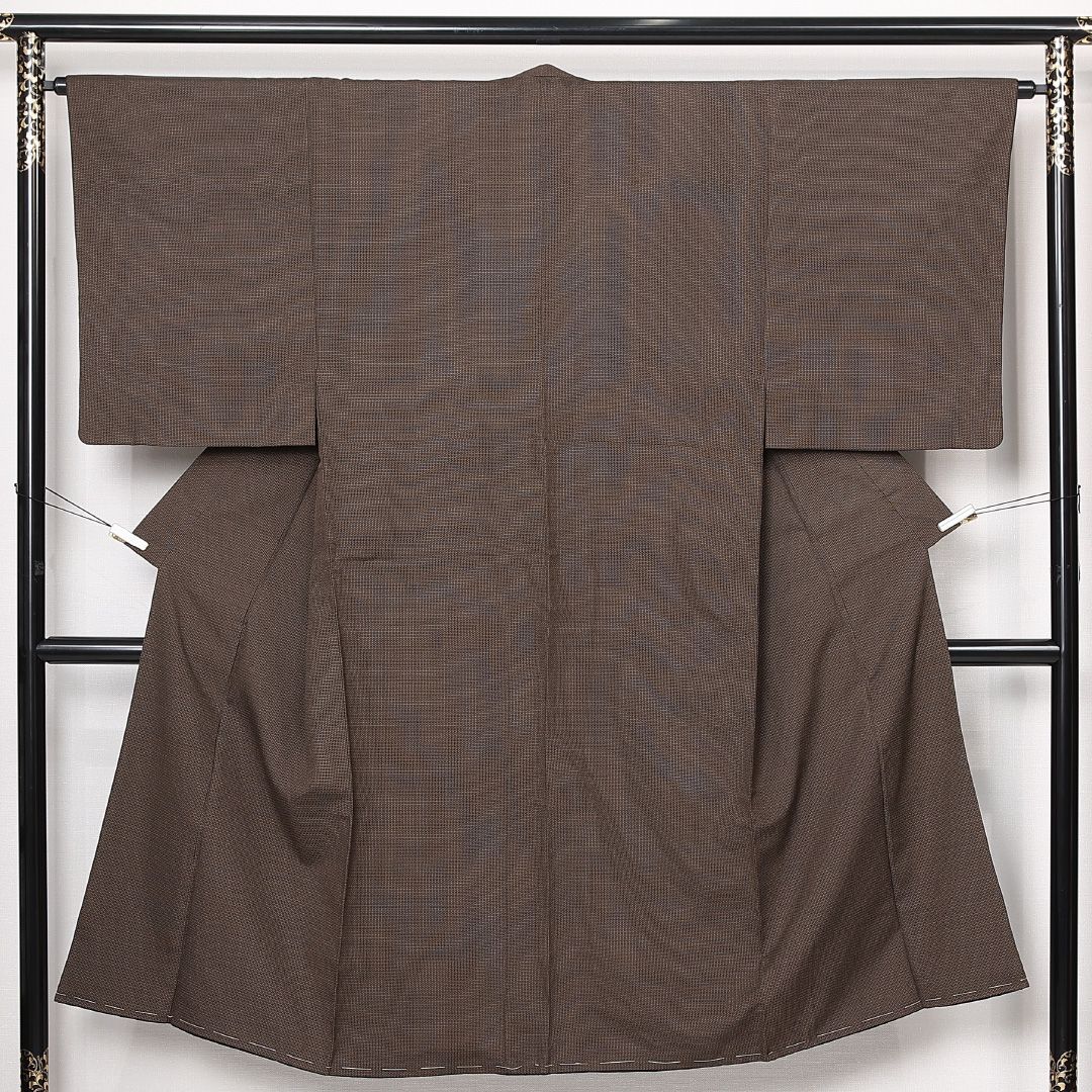 男着物 本塩沢 袷 身丈137cm 裄丈64cm 正絹 Aランク カジュアル 棒衿 Sサイズ 亀甲絣 お召 シック 落ち着き 茶系 RP 1224-13098