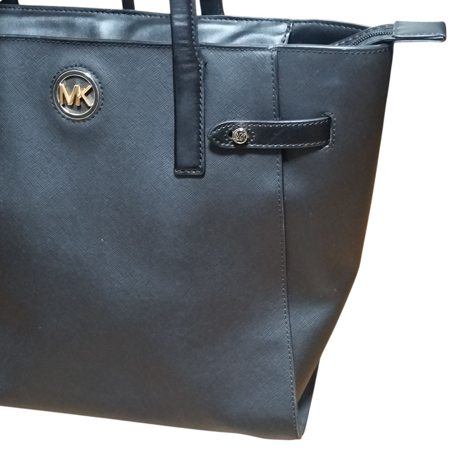 美品】MICHAEL KORS マイケルコース 肩掛け A4収納 サフィアーノレザー 