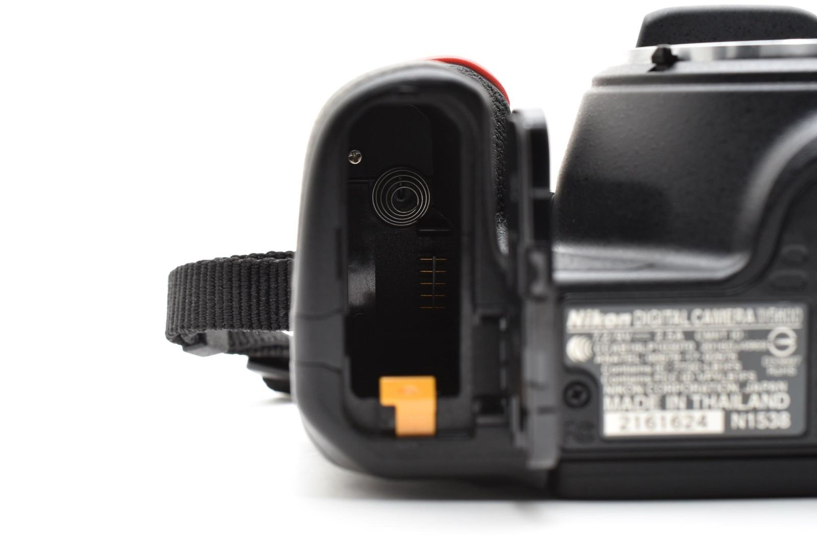 実用美品】Nikon ニコン D5600 シャッター数2077枚と少ない / AF-P 実用美品】Nikon ニコン D5600 シャッター数2077枚と少ない / AF-P