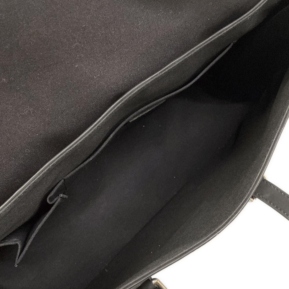 LOUIS VUITTON(ルイヴィトン) ショルダーバッグ エピ セギュール LOUIS VUITTON(ルイヴィトン) ショルダーバッグ エピ セギュール