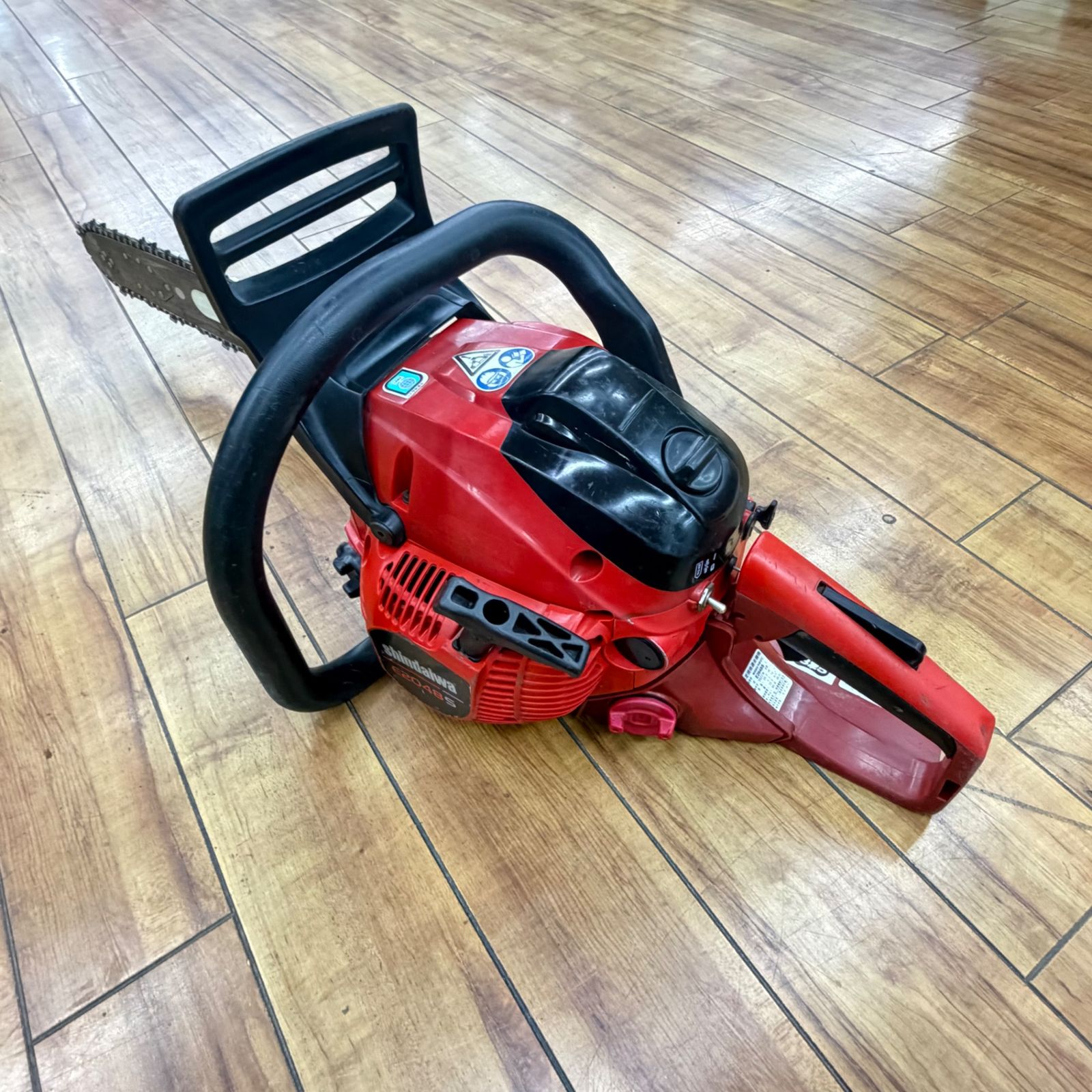新ダイワ(Shindaiwa) 400mm エンジンチェンソー E2048S 【中古 