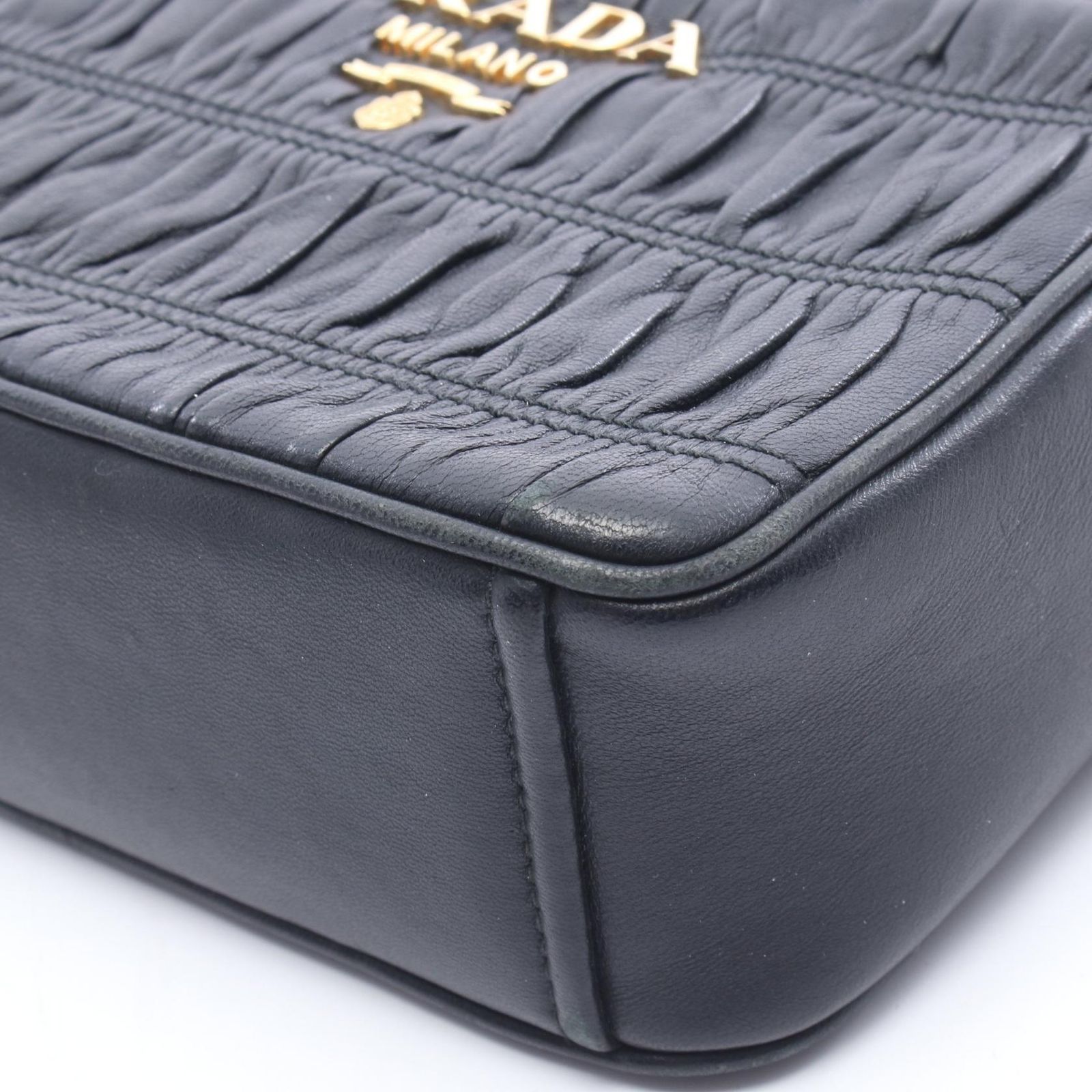 プラダ PRADA ショルダーバッグ NAPPA GAUFRE 1BH112 ブラック レザー 