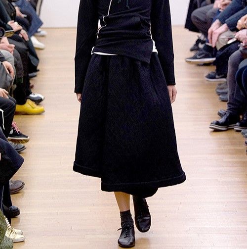 COMME des GARCONS COMME des GARCONS コムデギャルソン コムデギャルソン 日本製 14AW ポリエステル縮絨 キルティングサルエルパンツ RN-S029 S NAVY コムコム ポリ縮 ペンギン 中綿 イージー ショーツ ボトムス【中古】【COMME des GARCONS COMME des GARCONS】 COMME des GARCONS コムデギャルソン コムコム 14AW ポリエステル縮絨