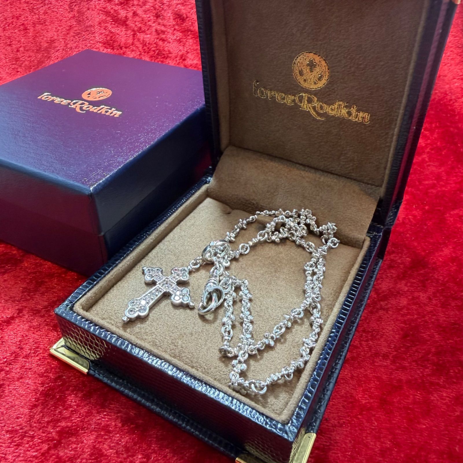 美品 ネックレス ゴシッククロス ローリーロドキン/Loree Rodkin