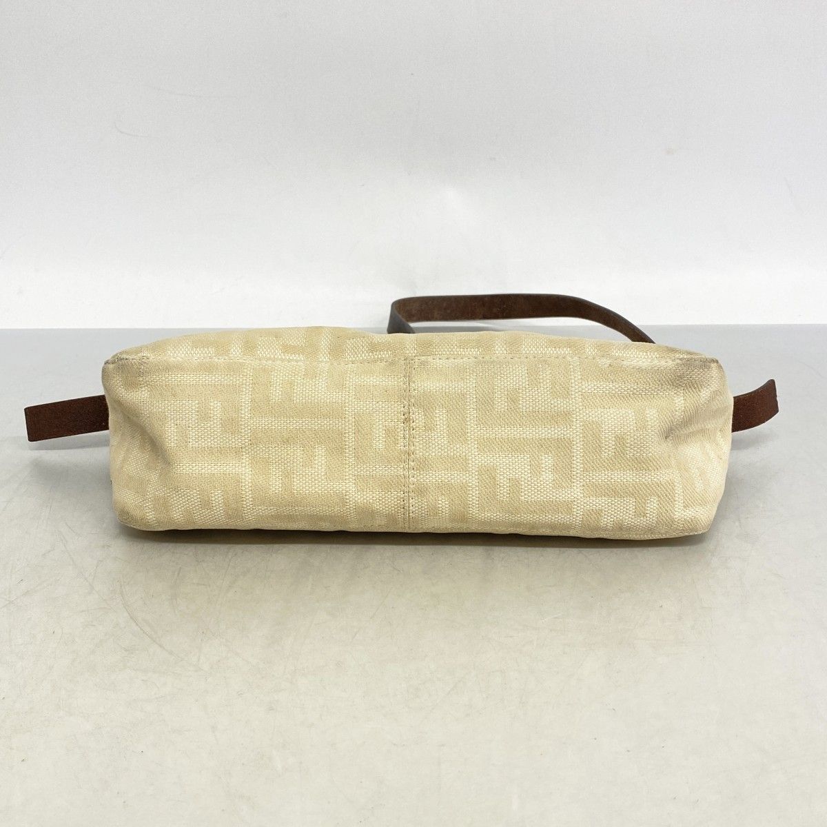 【6dc3212】フェンディ ショルダーバッグ ズッカ キャンバス ベージュ シルバー金具【中古】レディース FENDI - 【6dc3212】フェンディ ショルダーバッグ ズッカ キャンバス