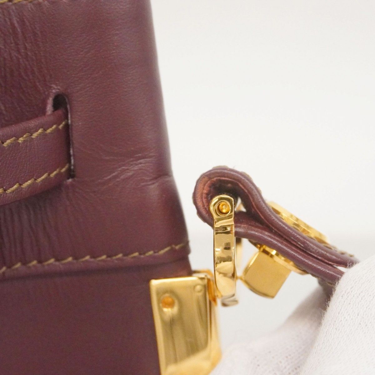 【6dc3395】カルティエ ショルダーバッグ マスト レザー ボルドー ゴールド金具【中古】レディース Cartier（カルティエ） 【6dc3395】カルティエ ショルダーバッグ