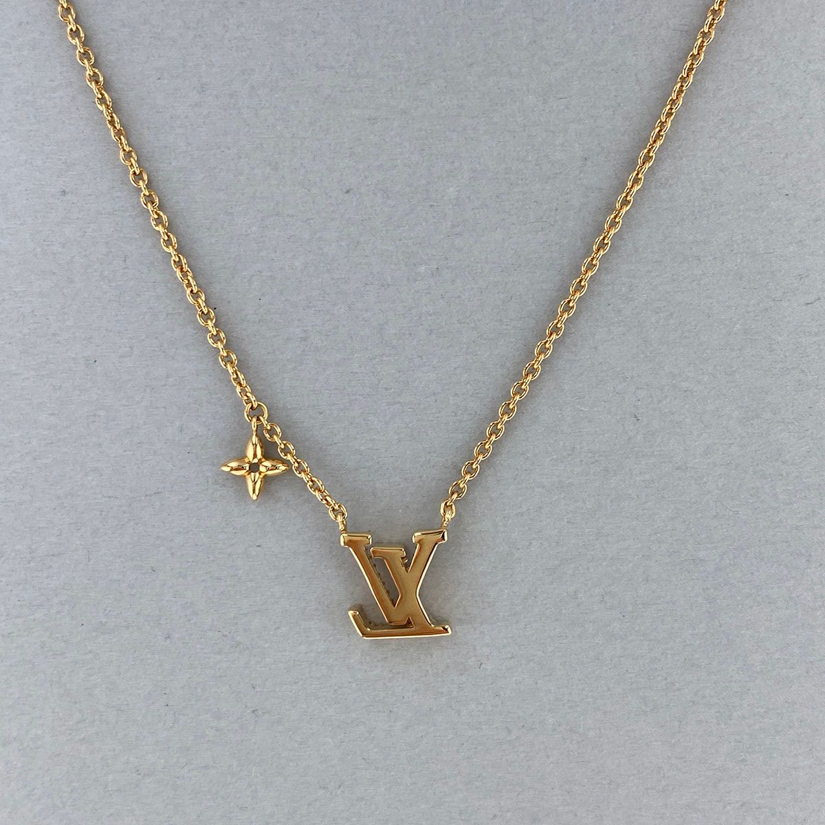LOUIS VUITTON ルイ・ヴィトン ネックレス LV アイコニック ネックレス 