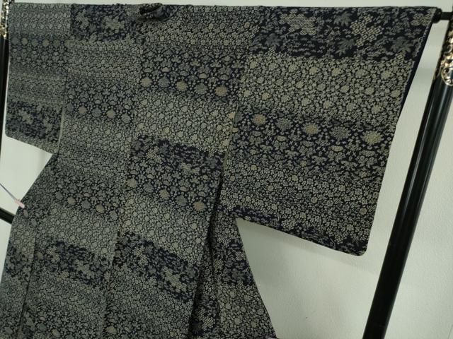 平和屋着物●極上　藍造り国選定無形文化財　藍師・佐藤昭人　小紋　型染　天然藍染　花唐草横段文　逸品　DZAB5833kh6 平和屋着物○極上 藍造り国選定無形文化財 藍師・佐藤昭人 小紋 型染