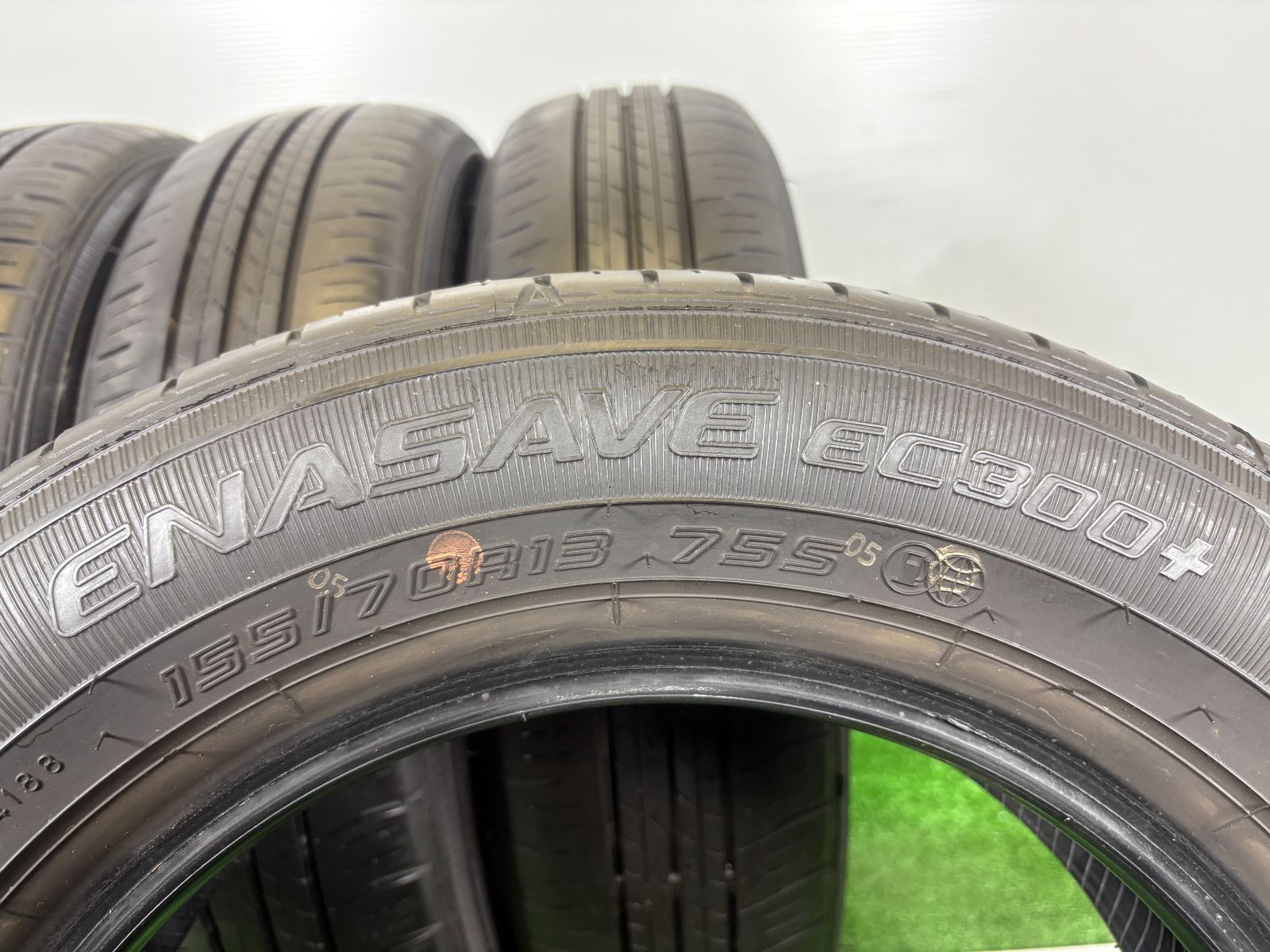 バリ山　DUNLOP ダンロップ　EC300+ 155/70R13 夏タイヤ　2021年製　13インチ DUNLOP ENASAVE EC300+ 155/70R13 75S | タイヤの通販 販売と交換/交換