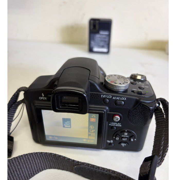 Panasonic パナソニック デジタルカメラ LUMIX ルミックス シルバー DMC-FZ18 カメラ 写真 撮影 動画 SDカード対応 中古 W1 Panasonic パナソニック デジタルカメラ LUMIX ルミックス シルバー
