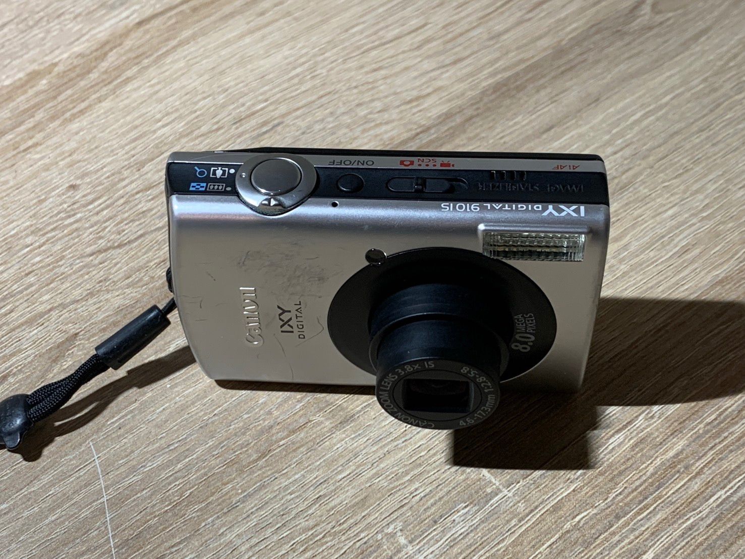 9922 Canon IXY DIGITAL 910 IS シルバー デジカメ ジャンク品【宅