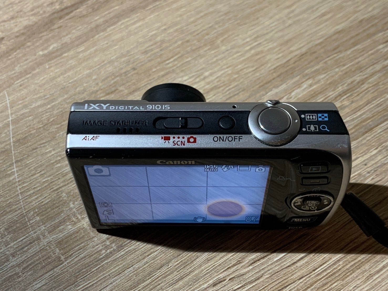 9922 Canon IXY DIGITAL 910 IS シルバー デジカメ ジャンク品【宅