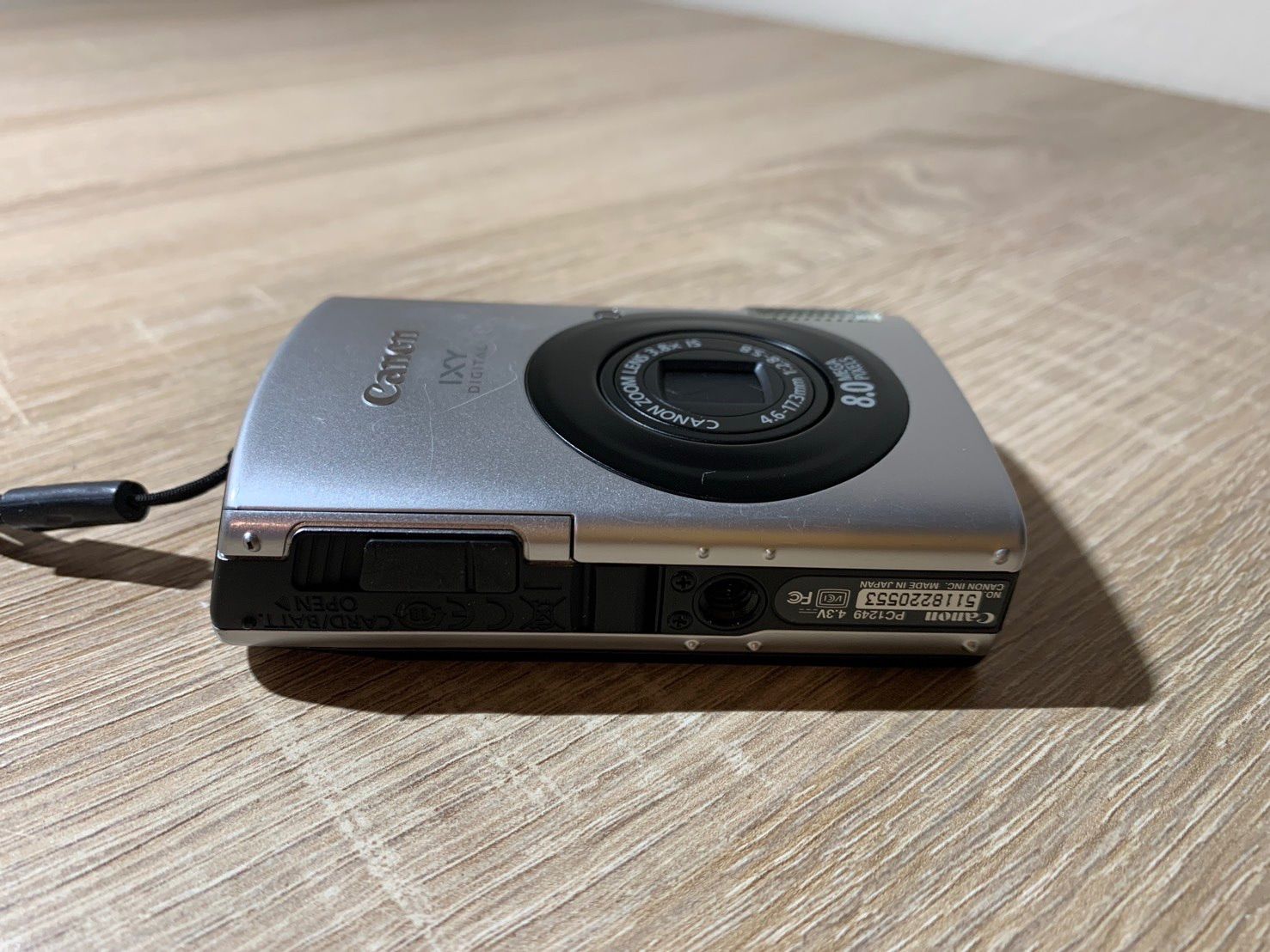 9922 Canon IXY DIGITAL 910 IS シルバー デジカメ ジャンク品【宅