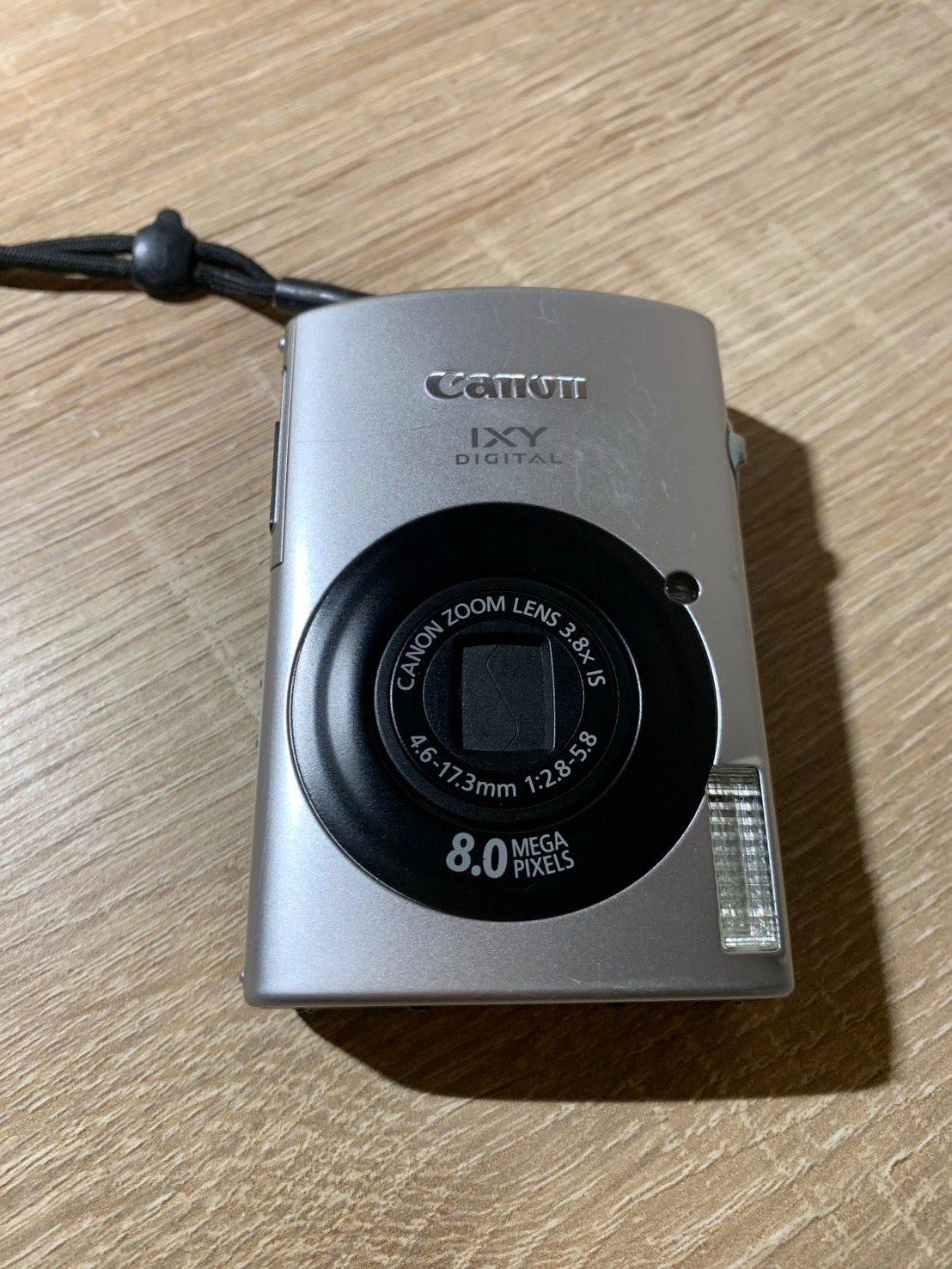 9922 Canon IXY DIGITAL 910 IS シルバー デジカメ ジャンク品【宅