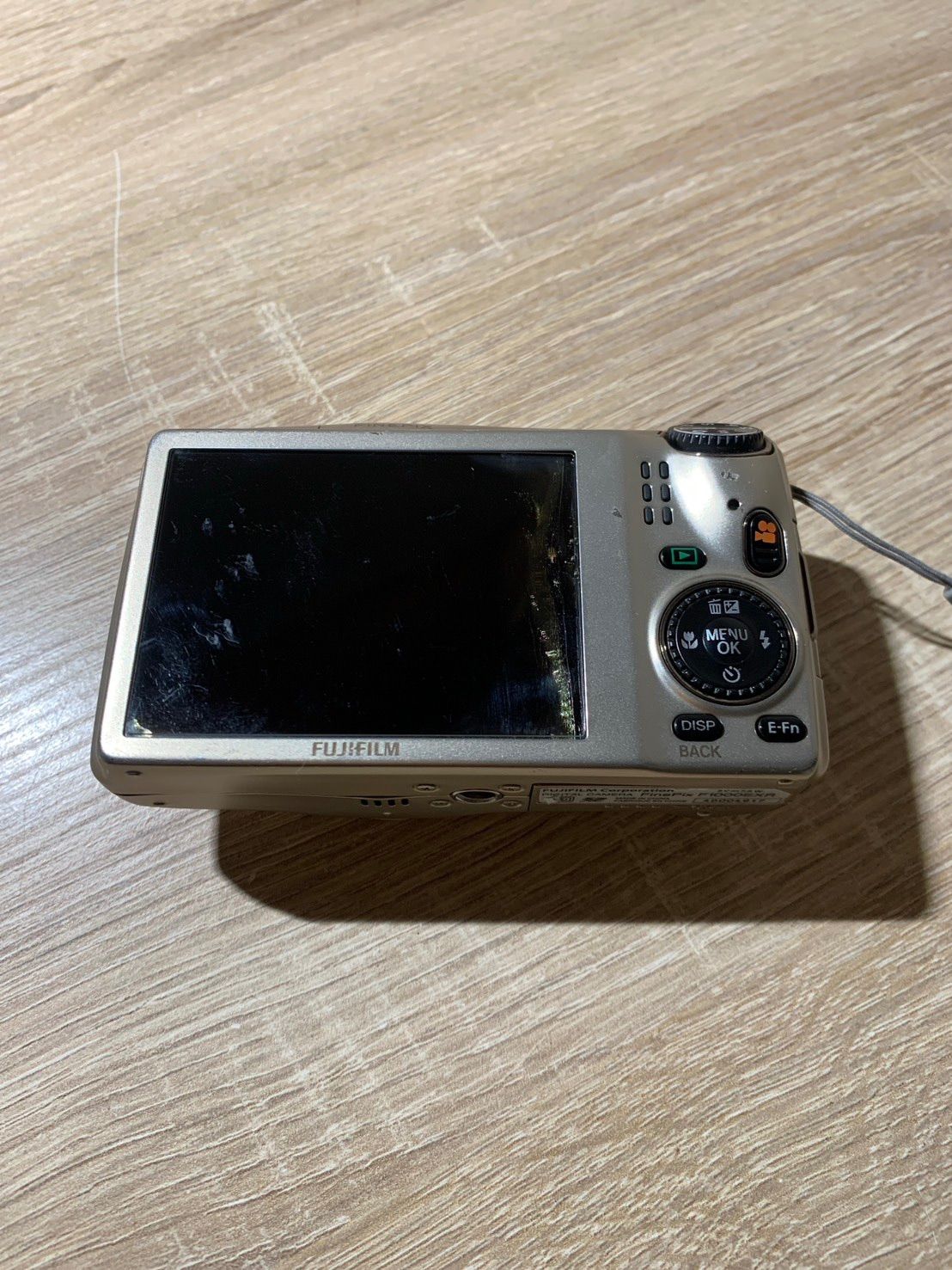 9924 FUJIFILM FINEPIX F1000EXR ゴールド デジカメ ジャンク品【ネ