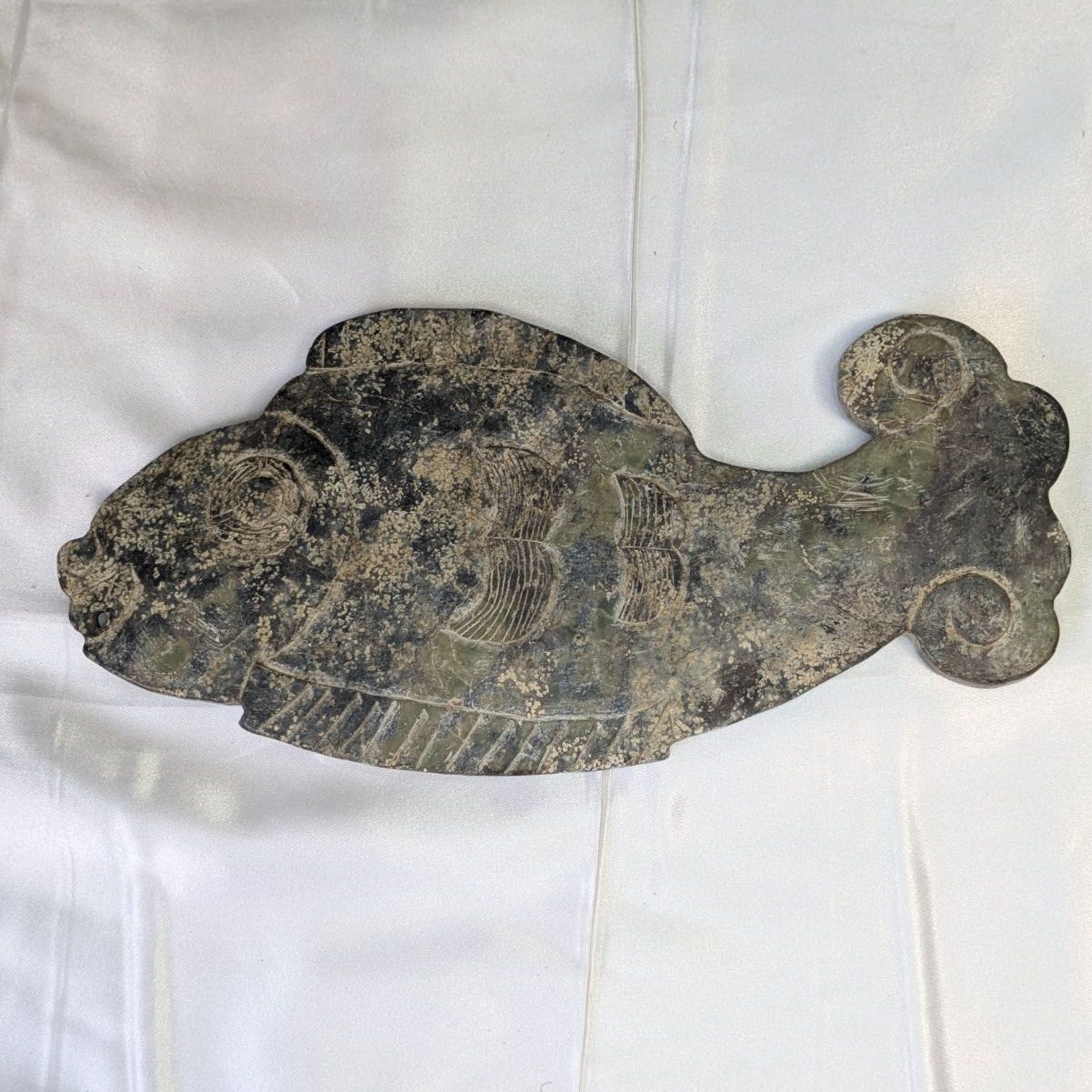 中国美術 中国古代 玉製品 魚形 彫刻 ネフライト 古玉 置物 儀礼器