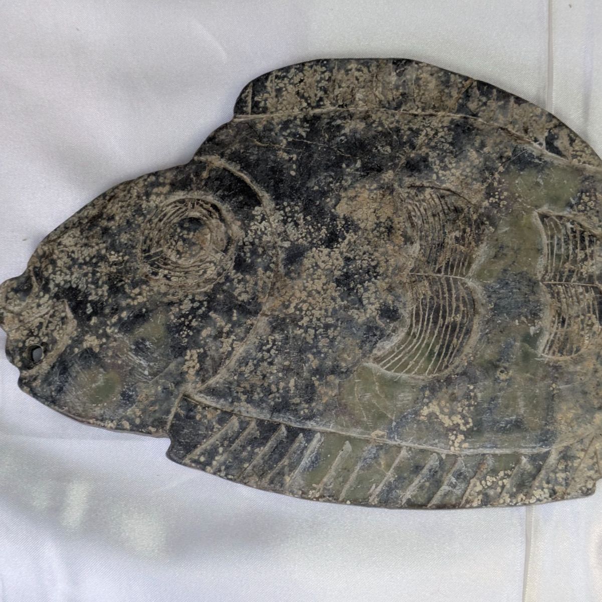 中国美術 中国古代 玉製品 魚形 彫刻 ネフライト 古玉 置物 儀礼器