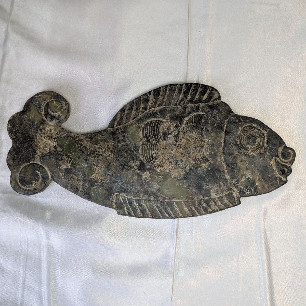中国美術 中国古代 玉製品 魚形 彫刻 ネフライト 古玉 置物 儀礼器