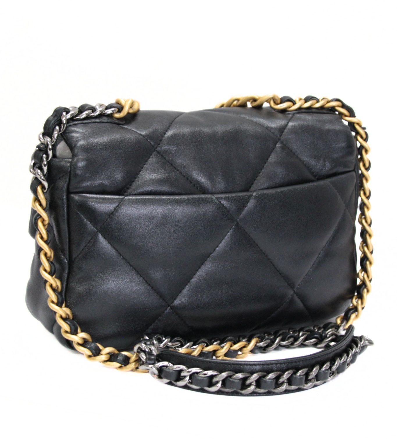 シャネル CHANEL シャネル19 マトラッセ25 チェーンショルダーバッグ ラムスキン 黒 シリアルプレート 【74408】 シャネル CHANEL シャネル19 マトラッセ25 チェーンショルダーバッグ