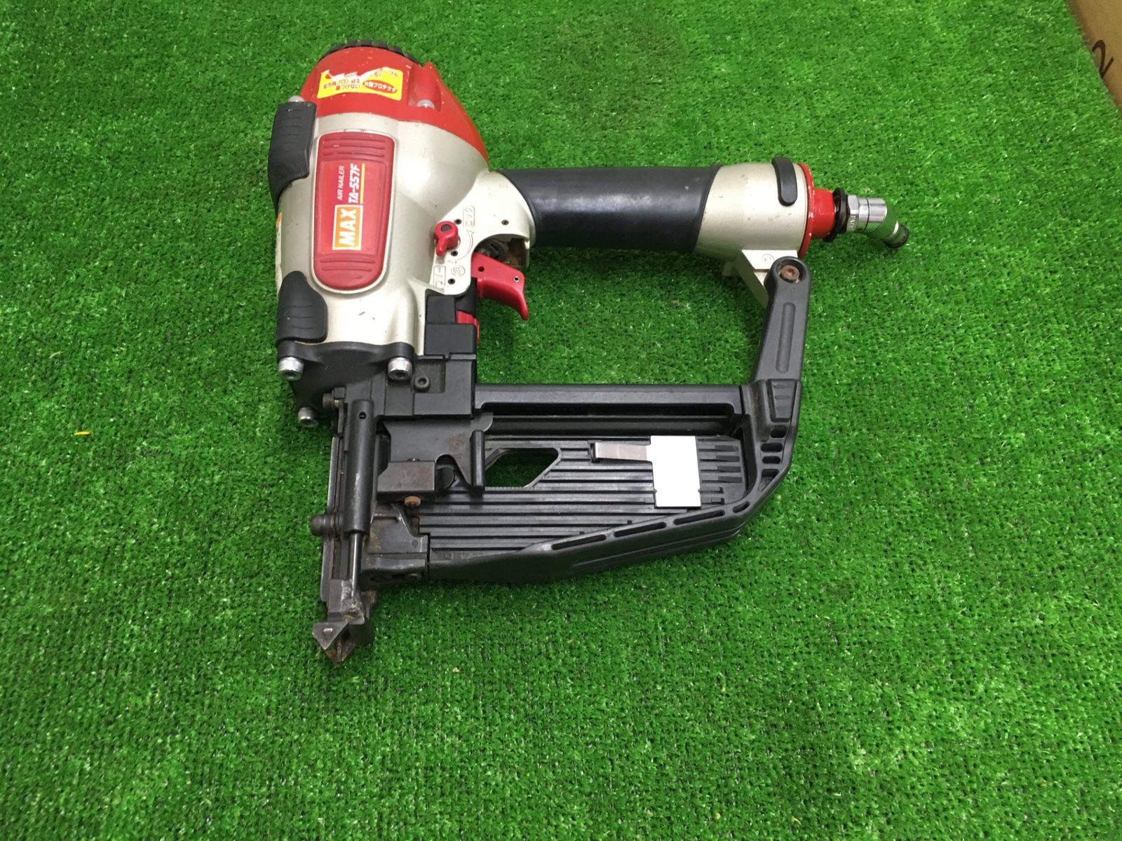 中古品】【0902】☆MAX(マックス) 常圧ステープル用エアネイラ TA-557F 
