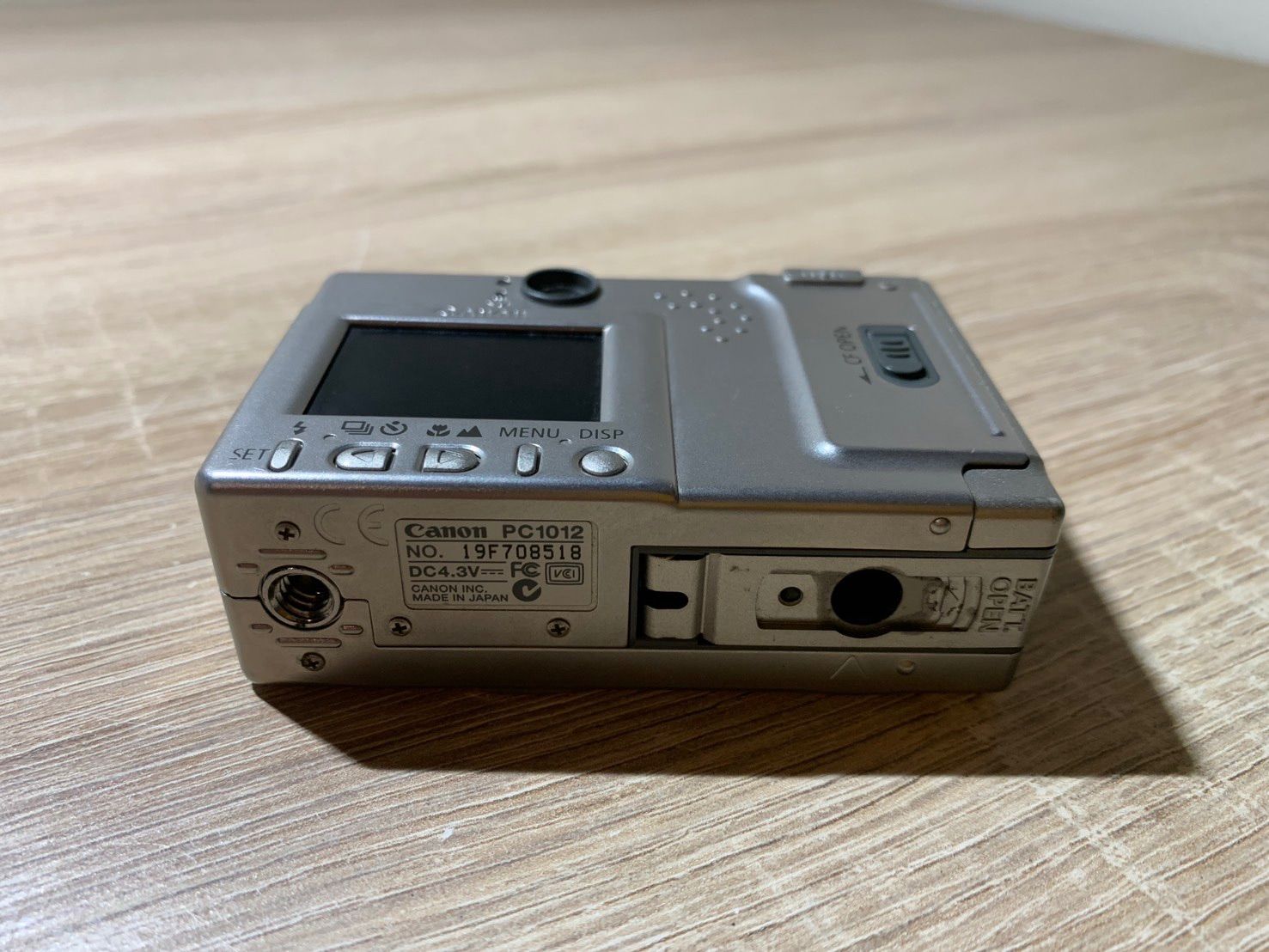 極美品 【動作確認済】Canon　デジカメ IXY900IS シルバー 9954 Canon IXY DIGITAL 200 シルバー デジカメ 動作確認済み【ネ