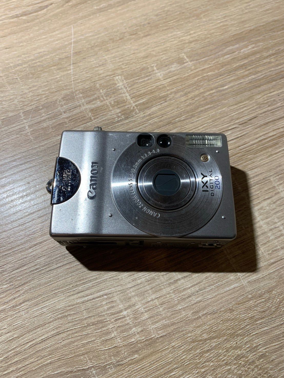 美品　完動品Canon ixy 200F デジカメ　シルバー Canon デジタルカメラ IXY 200F シルバー IXY200F(SL) : ホット