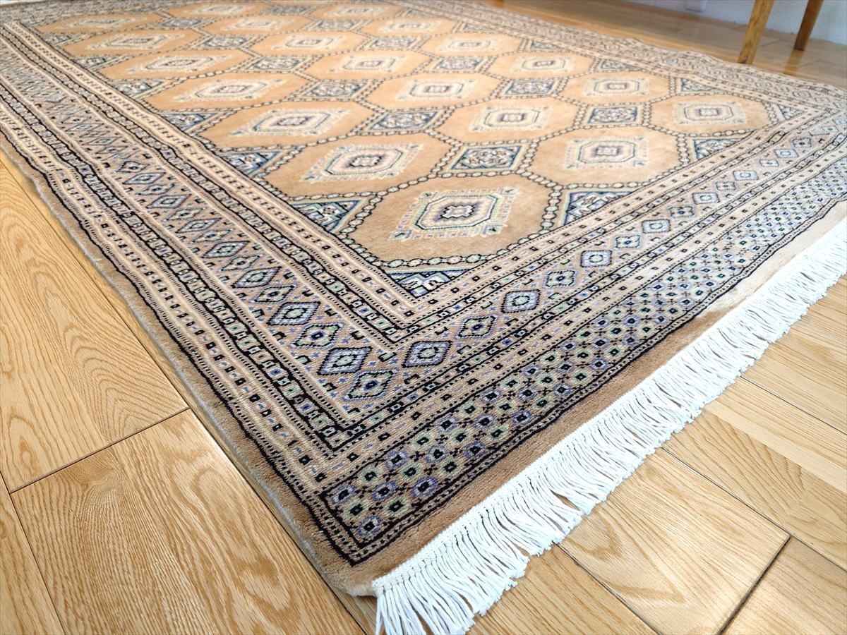 夏はサラサラ 手織り ラグ パキスタン絨毯シルクタッチ 195x143cm 軽く 
