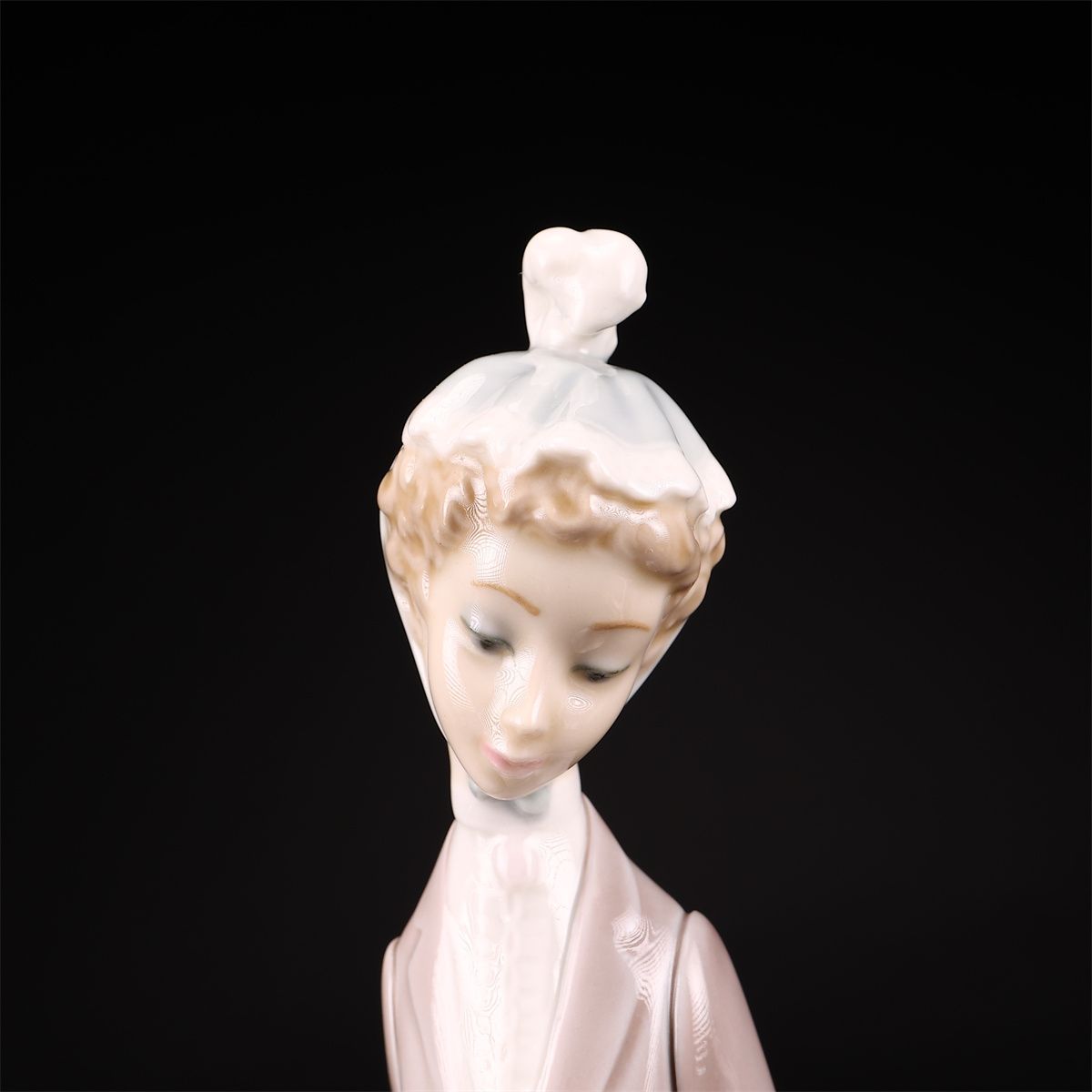 LLADRO 【リヤドロ】 磁器人形 犬を連れた貴婦人 置物 高35㎝／美品g