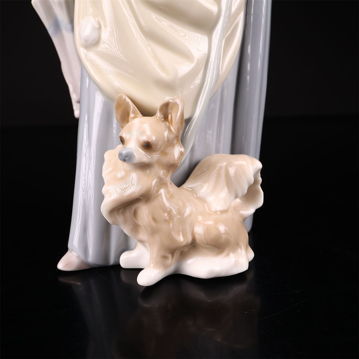 LLADRO 【リヤドロ】 磁器人形 犬を連れた貴婦人 置物 高35㎝／美品g