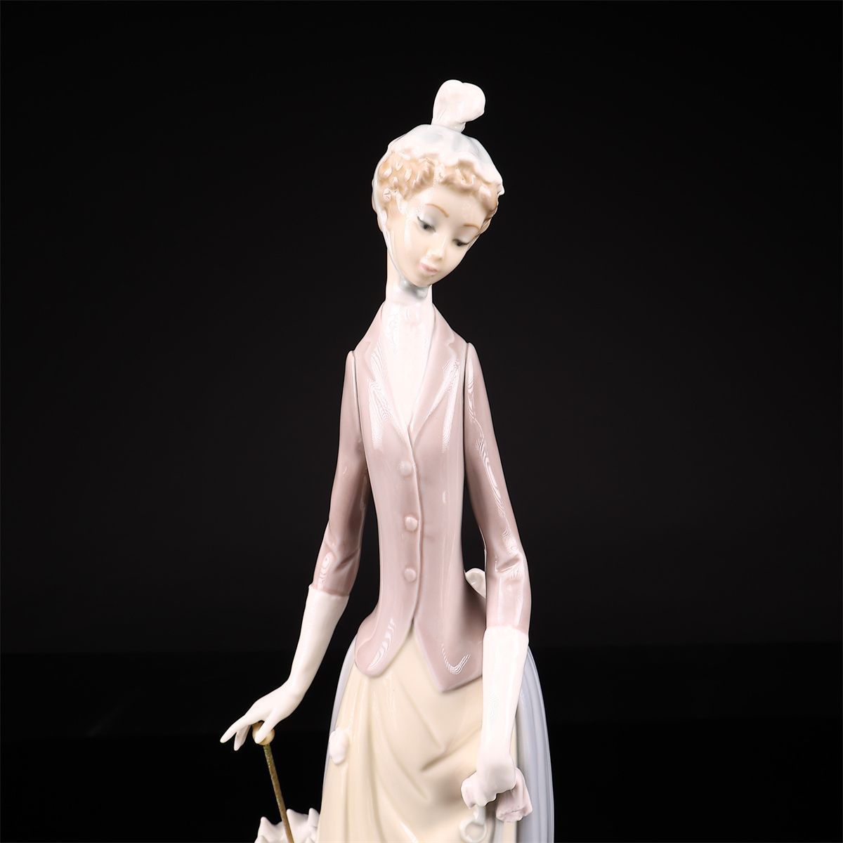 LLADRO 【リヤドロ】 磁器人形 犬を連れた貴婦人 置物 高35㎝／美品g