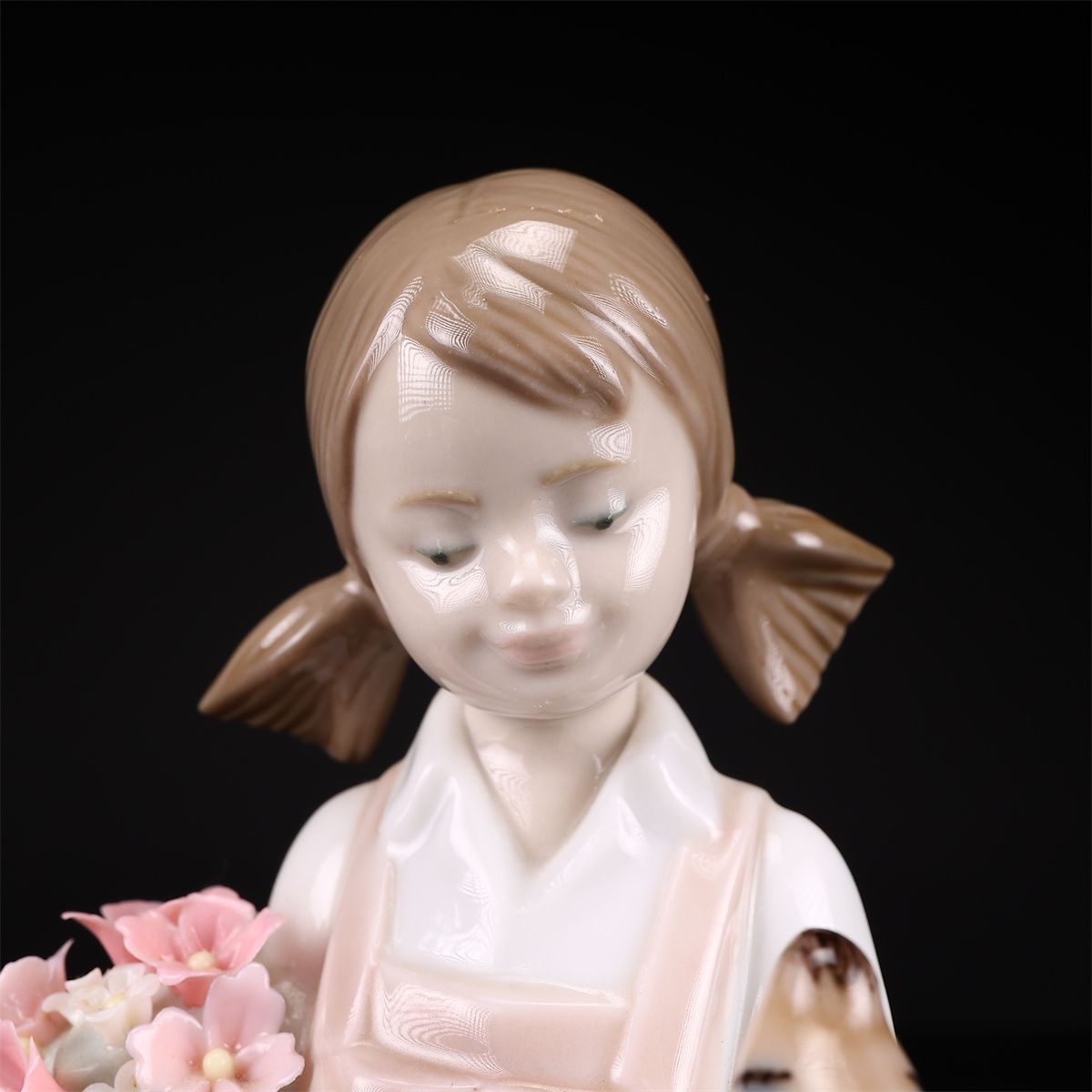 LLADRO 【リヤドロ】 磁器人形 小鳥と話す少女 置物 高19.5㎝／花びら
