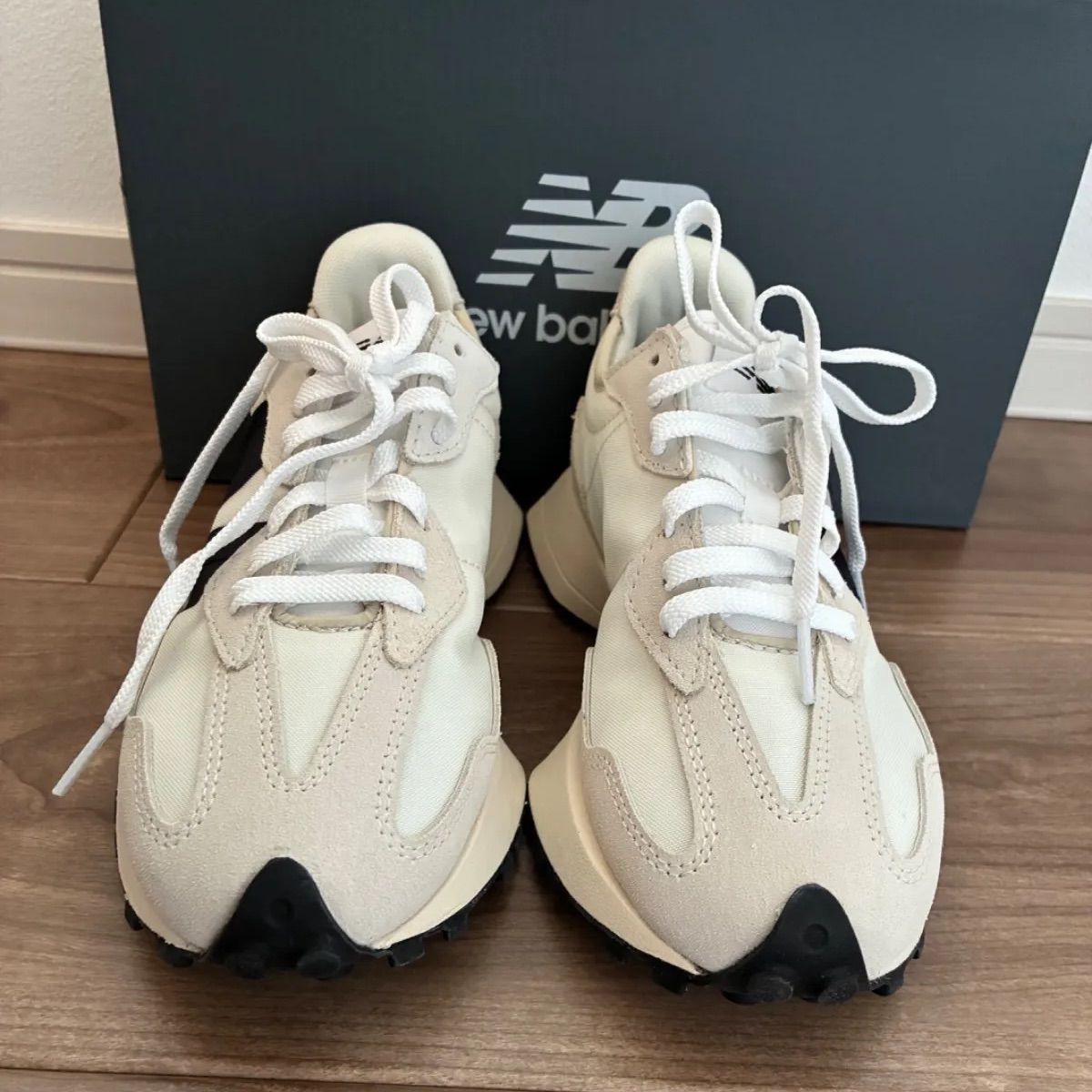 送料無料！新品【日本未発売カラー】ニューバランス New Balance 327 