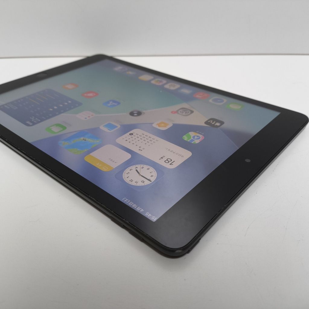 iPad 第9世代 Wi-Fi 64GB 中古 やや傷 - メルカリ