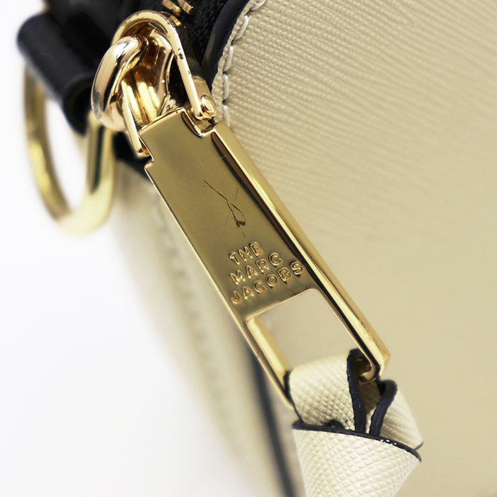 SALE【極美品】MARC JACOBS マークジェイコブス ショルダーバッグ レディース THE SNAPSHOT ダブルJ ポーチ カメラバッグ カバン 鞄 小物 ショルダーストラップ・袋付属 アイボリー ブラック 黒 ベトナム製 SALE【極美品】MARC JACOBS マークジェイコブス ショルダーバッグ