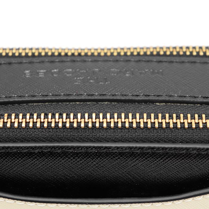 SALE【極美品】MARC JACOBS マークジェイコブス ショルダーバッグ レディース THE SNAPSHOT ダブルJ ポーチ カメラバッグ カバン 鞄 小物 ショルダーストラップ・袋付属 アイボリー ブラック 黒 ベトナム製 SALE【極美品】MARC JACOBS マークジェイコブス ショルダーバッグ