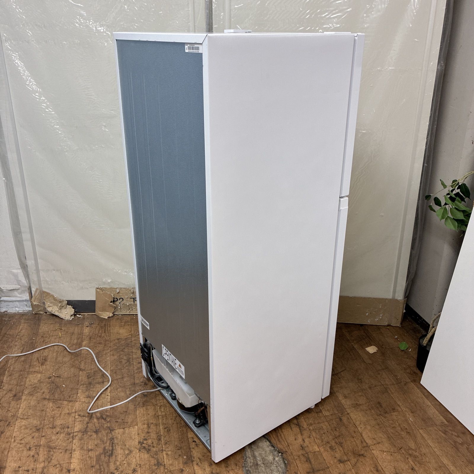 S763 ⭐ 23年製の高年式 MAXZEN ❘ マクスゼン 2ドア冷蔵庫(182L・右 