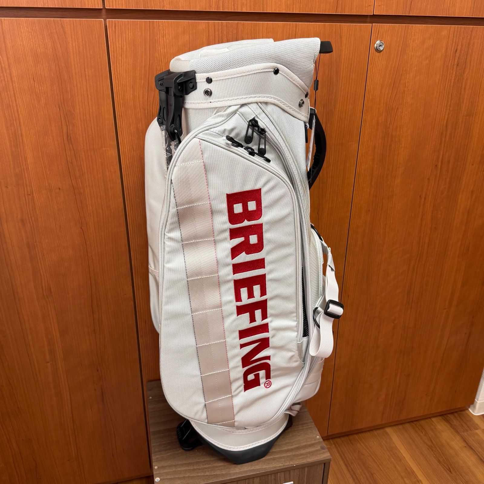 新品・タグ付】BRIEFING GOLF キャディバッグ CR-10 #02 シルバー