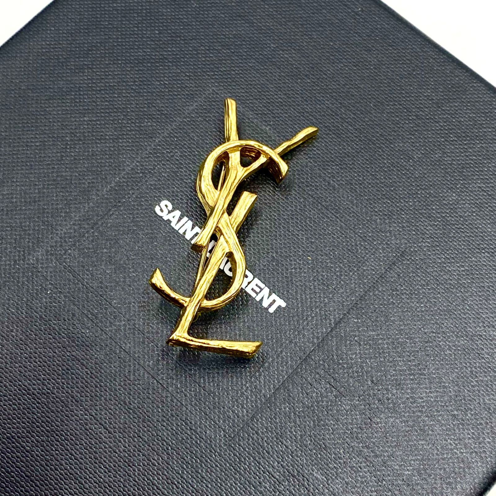 美品 YSL Yves Saint Laurent イヴ・サンローラン カサンドラ ブローチ