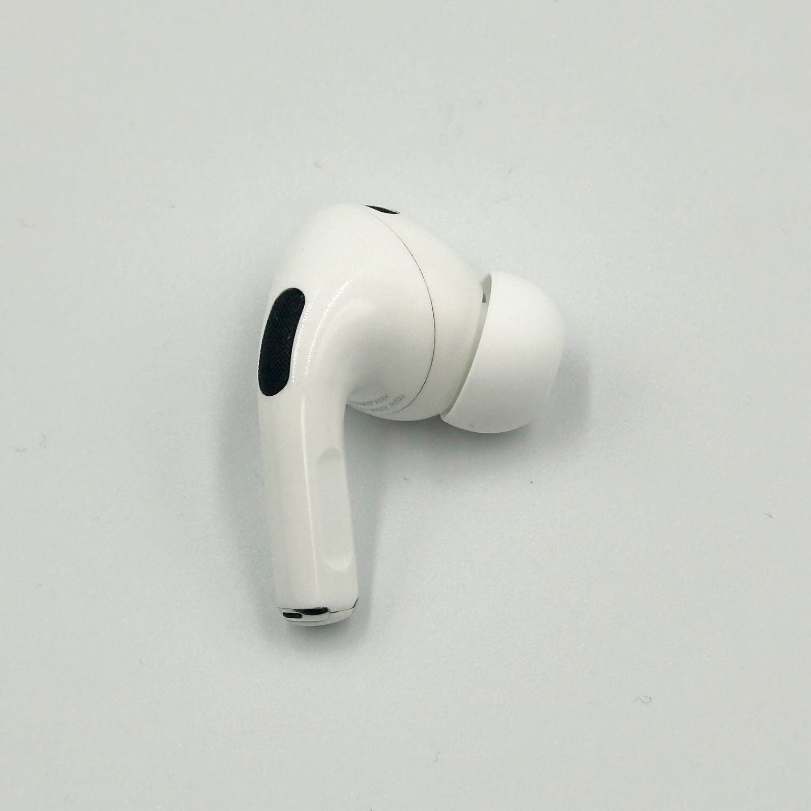 m*様 Apple AirPods Pro 第二世代 A2698 右耳 楽天市場】右耳のみ Apple AirPods Pro 第2世代 国内正規品 片耳 純正
