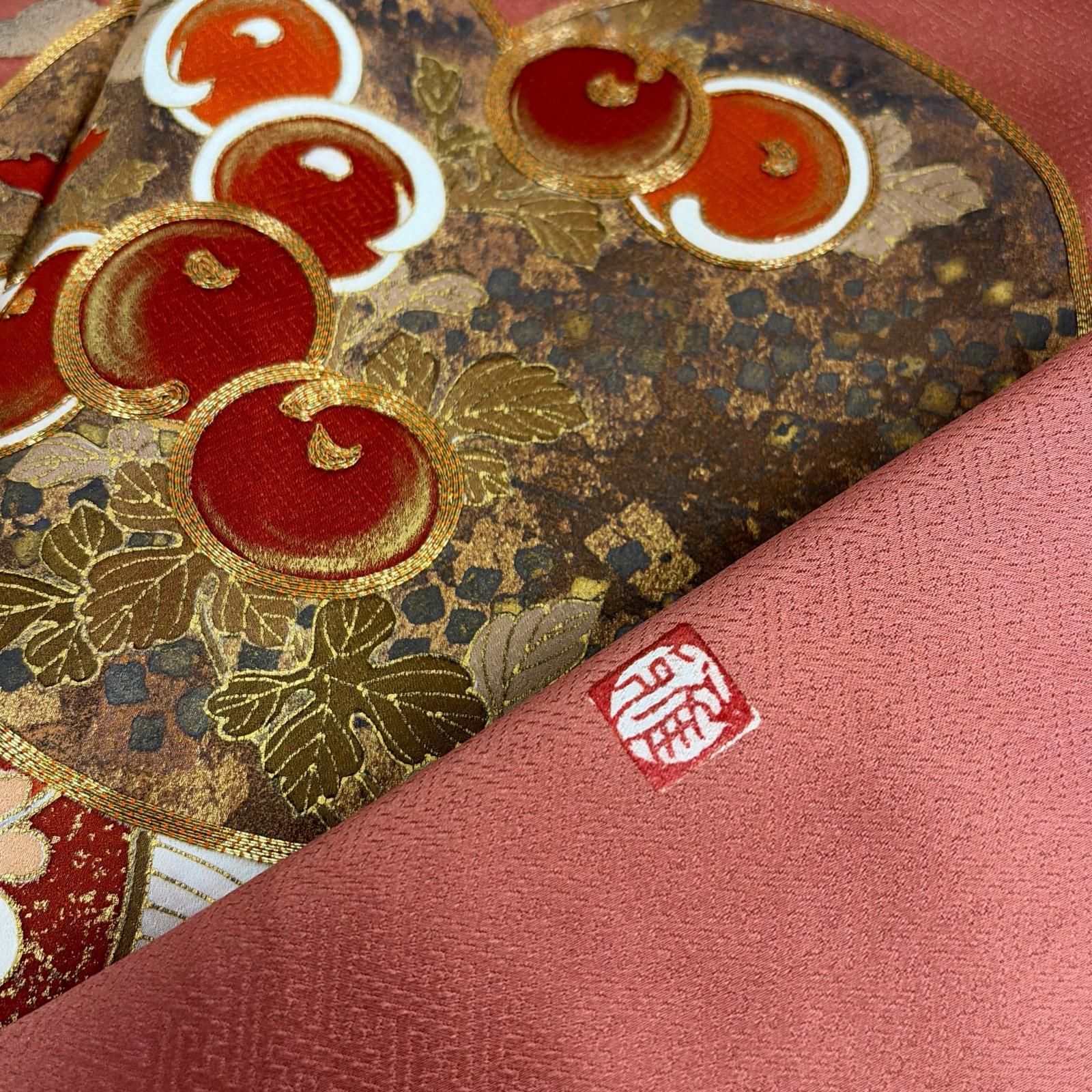 色留袖 作家物 金駒刺繍 荒波に丸文 金彩 三つ紋 正絹 着物 MK 色留袖 作家物 金駒刺繍 荒波に丸文 金彩 三つ紋 正絹 着物 MK