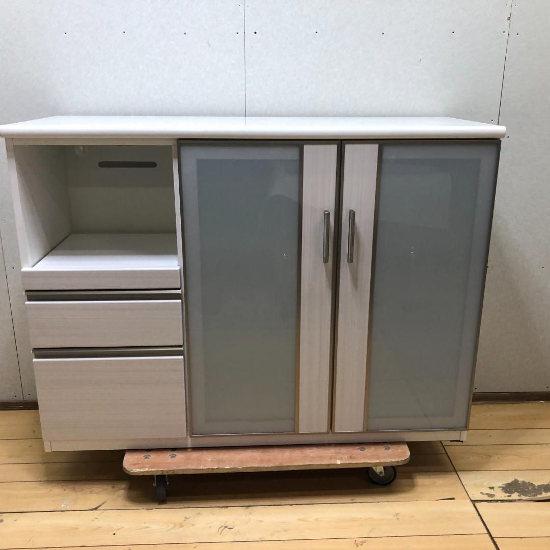 ニトリ ポスティア 135 WH カウンター キッチン収納 食器棚 コンセント