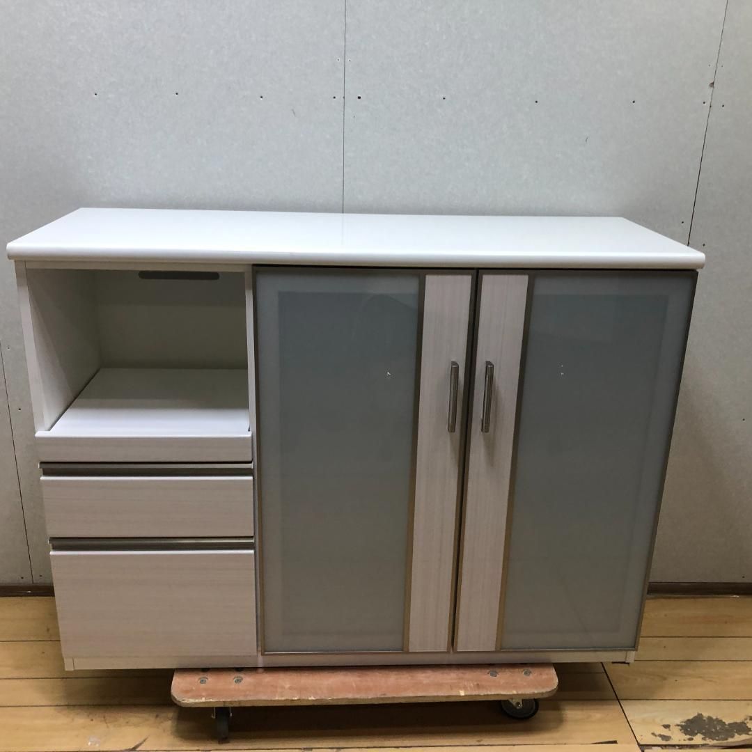 ニトリ ポスティア 135 WH カウンター キッチン収納 食器棚 コンセント