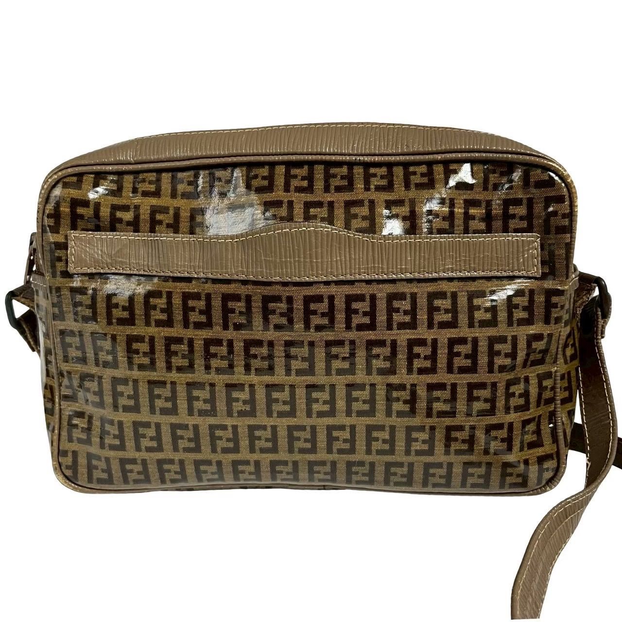 FENDI フェンディ ショルダーバッグ 美品 PVC エナメル ズッカ柄 