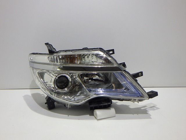 セレナ 右ヘッドライト LED C26 HC26 後期 100-23683 T 26025-3JY5D 